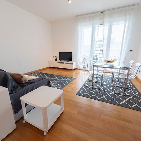 Luxury Apartment - Cesare Battisti 26A San Donato Milanese Exterior foto